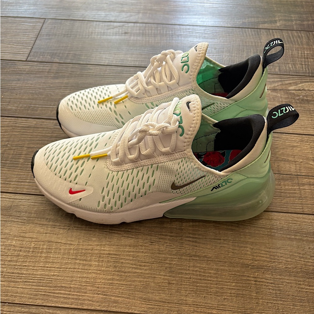Floral Nike 270 women size 9.5